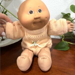Adorable Tan Cabbage Patch Baby Doll in Peach Signature Outfit Soft Body